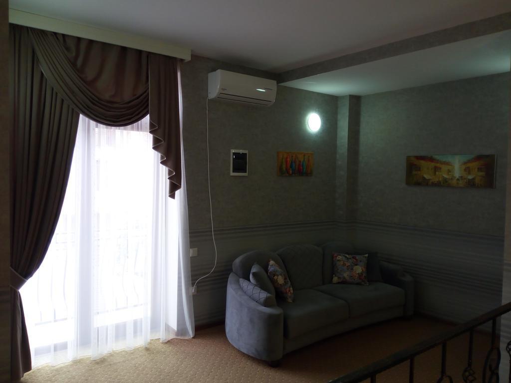 טביליסי Hotel Salmer מראה חיצוני תמונה