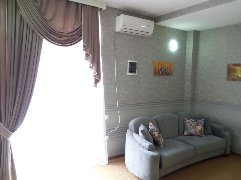 טביליסי Hotel Salmer מראה חיצוני תמונה