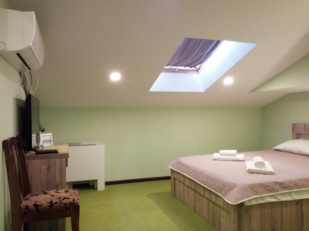 טביליסי Hotel Salmer מראה חיצוני תמונה
